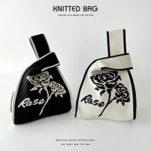 韓国風ニッチデザイン白黒ローズニットショルダーハンドバッグハンドバッグシンプルで万能な大容量トートバッグ