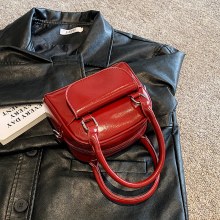 女性のバッグ小さなバッグ赤い封筒 2024 新しい花嫁介添人バッグハンドバッグ赤い結婚式のブライダルバッグ