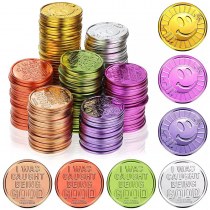 海賊笑顔ゴールドコインラッキーコインプロップ電着カラフルなゴールドコインプラスチックコインハッピーコインクリスマスおもちゃコイン