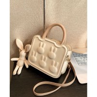 女性用の小さなバッグ 2024 春夏新作の万能クロスボディバッグ 今年人気の小さな手持ちスクエアバッグ