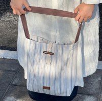 2024 新シンプルプレミアムストライプ大容量トートバケットバッグ多用途ニッチオリジナル通勤ショルダーバッグ