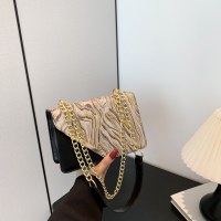 新しい中国風の中国風の漢服要素、対照的なカラーチェーンのアンティークスタイル、女性用の小さな正方形のバッグ、2024新しい多用途のクロスボディバッグ