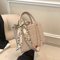 女性のレトロシルクスカーフハンドバッグ 2024 春の新多用途インショルダーメッセンジャーバッグ通勤小さな正方形バッグ女性のための