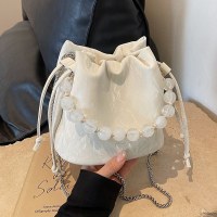 パールポータブルバケットバッグ女性のための 2024 新しい夏のファッションチェーンショルダークロスボディバッグ小さなバッグ