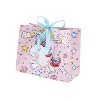 子供用カメラ収納バッグとギフトバッグ