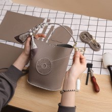 レディースバッグ 新しい織りバッグ おしゃれな西洋風 手作り DIY 素材バッグ 自家製野菜バスケット ショルダー クロスボディバッグ