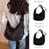 女性用餃子バッグ 2024 新しいスポーツとレジャーオックスフォード布ショルダーバッグ、多目的旅行大容量三日月脇の下バッグ
