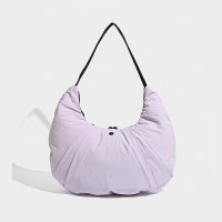 2024 新しいカジュアルシンプルなスタイル軽量ニッチ大容量三日月バッグ女性の多用途通勤ショルダー脇の下バッグ