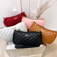 女性の新しい韓国スタイルのニッチな質感の多彩な菱形刺繍脇の下バッグ