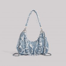 女性のための夏のデニムバッグ 2024 新しいスタイルのハイエンドファッション多用途甘くてクールな通勤脇の下バゲットショルダーバッグ