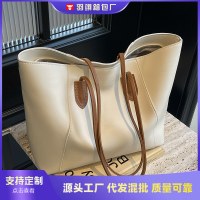 トートバッグ 女性用 2024 新作 大容量 通勤バッグ 夏 ハイエンド 多用途 ショルダーバッグ シンプル スクールバッグ
