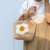2024 新しい秋と冬のトレンディなファッションぬいぐるみバッグ女性のハンドヘルド毛皮のようなバッグ多用途クロスボディバッグ大容量トートバッグ