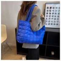 女性のための大容量クロスボディバッグニッチデザインクラウドバブルショルダーバッグシンプルな軽量甘いビッグバッグ