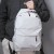 グレー