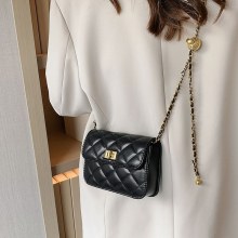 女性用に設計された小さなバッグ 2024 新しい小さなゴールドボール菱形チェーンバッグショルダーバッグ小さなスクエアバッグ多用途クロスボディバッグ