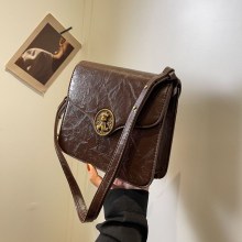 春と夏のレトロニッチデザインバッグ 2024 新しいレディースバッグファッショナブルで多用途なショルダー脇の下バッグ人気のクロスボディバッグ
