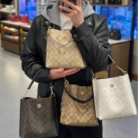 新しいレディースバッグバケットバッグクラシックPVCレトロオールドフラワーカラーマッチングシングルショルダークロスボディバッグ通勤用