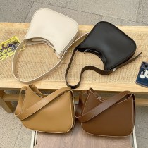 レトロサドルバッグ女性の 2023 新フレンチファッションシングルショルダー脇の下バッグ無地多用途クロスボディバッグ