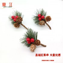 クリスマスの装飾、松ぼっくり、松の枝、赤い果物のペンダント、DIYの手作りの創造的な平和の果物の包装箱、ギフトボックスのアクセサリー