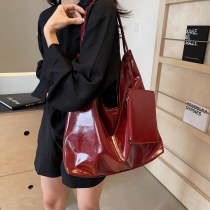 レトロなハイエンドバッグ 女性 のための 2024 新しいファッションシンプルな肩脇の下バッグ仕事や通勤トートバッグ大きなバッグ