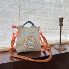 日本の環境に優しい刺繍ショッピングバッグナイロンフラワーハンドヘルドニッチファッションショッピングバッグ