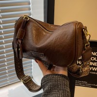春多用途 2024 新しいファッションブロードバンドショルダークロスボディバッグレトロ枕バッグ