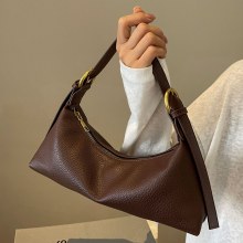 フレンチニッチシンプルな女性のためのバッグ 2024 新しいファッションハイエンドシングルショルダー脇の下バッグカジュアル多目的クロスボディバッグ