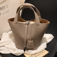 女性用バッグ 2023 新作人気の人気ハンドバッグ、ファッショナブルで多用途な手持ちバケットバッグ