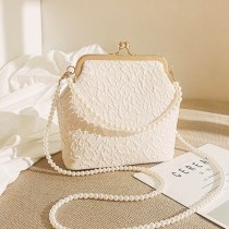 チャイナバッグ 2024 新しいパールバッグクロスボディバッグ絶妙なハンドバッグ夏の小さなショルダーバッグ人気の多用途の携帯電話バッグ