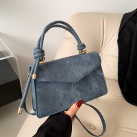 女性のためのファッショナブルでシンプルなパーソナライズされた小さなバッグ 2024 春の新しい多用途のインシングルショルダークロスボディバッグ小さなスクエアバッグ