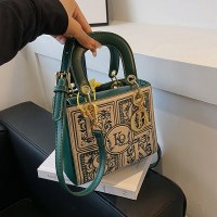 バッグ サマースタイル レディース 多用途 新しいスタイル ニッチ プリンセス ダイアナ レトロ ハンドバッグ ファッショナブルで魅力的な女性用バッグ クロスボディ 脇の下バッグ