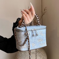 デニムボックスバッグ女性 2024 新しい夏のファッションシングルショルダーメッセンジャーバッグチェーンカジュアルハンドバッグ