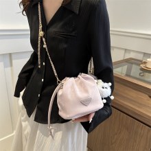 2024 新しいファッション韓国スタイルのデザイン小さな香りレディースチェーンショルダークロスボディ巾着スタイルバケットバッグ
