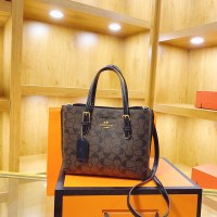 秋と冬の女性のためのファッションプリントバッグ、新しいレトロクラシックショルダーバッグ、ハイエンドの女性のトレンディなバケットバッグ
