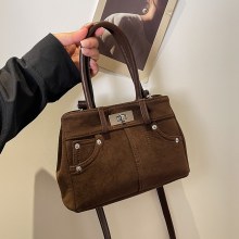 秋と冬のレトロつや消し小さなバッグ女性のための 2024 新しいファッション多用途クロスボディバッグスエードポータブルバケットバッグ