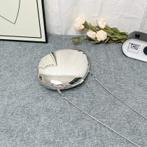 ニッチメタルシェルバッグ女性のための 2024 新しいファッション チェーン ショルダークロスボディバッグ多用途インミニバッグアクセサリー