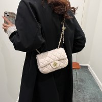 ダイヤモンド刺繍スモールバッグレディース2024春新作人気チェーンクロスボディバッグシングルショルダー脇下人気スモールスクエアバッグ