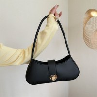 ショルダーバッグ冬の新しい無地のシンプルな脇の下バッグファッショナブルで多目的な女性のための通勤バッグ