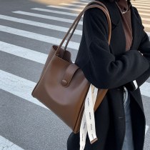 大型デザインバッグ 2024 新作バッグ レディース 秋冬 レトロ ショルダーバッグ 大容量 仕事 通勤バッグ