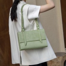 2024 春夏の大容量ショルダーバッグライト高級多用途ハイエンド通勤ファッション本革トートバッグ女性のための