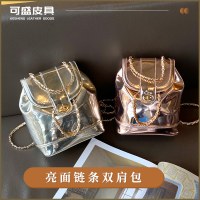 光沢のあるチェーンバックパック新しい多用途ファッションハイエンドバックパック女の子のための大容量チェーンバッグ
