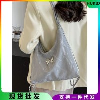 女性のためのトートバッグ 2024 新しい大容量通勤バックパック夏多用途チェーンショルダーバッグハイエンドバックパック