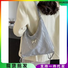 女性のためのトートバッグ 2024 新しい大容量通勤バックパック夏多用途チェーンショルダーバッグハイエンドバックパック