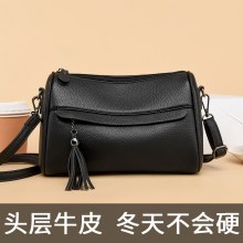 第一層牛革バッグ女性の新しい多用途本革枕バッグ中年ファッションショルダーバッグクロスボディバッグ