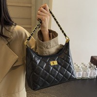 ダイヤモンド刺繍小さなバッグ女性のための 2024 新しい人気の多用途クロスボディバッグ秋冬シングルショルダー脇団子バッグ