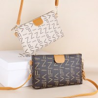 女性の新しいバッグバッグ女性のショルダークロスボディ小さな正方形バッグ小銭入れファッション携帯電話バッグ