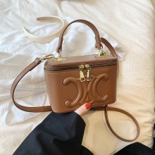 今年の秋冬の女性向けの人気ハンドバッグ、新しいレディースバッグ、ファッショナブルな韓国バージョン、多用途のシングルショルダー、クロスボディ、小さなスクエアバッグ