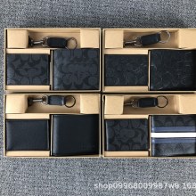 2024年ヨーロッパとアメリカのクラシックプリントエンボスメンズウォレットIDバッグショートクリップPVCと2層の牛革を輸出