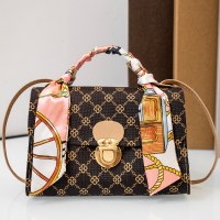 フレッシュでスイートなクロスボディバッグ サマーバッグ レディースバッグ 花柄 スモールスクエアバッグ