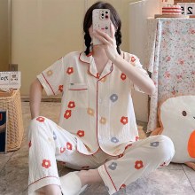 夏の新しい半袖ショートパンツパジャマスーツ女性のラペル女性のシンプルな外で着用できる家の服の女性